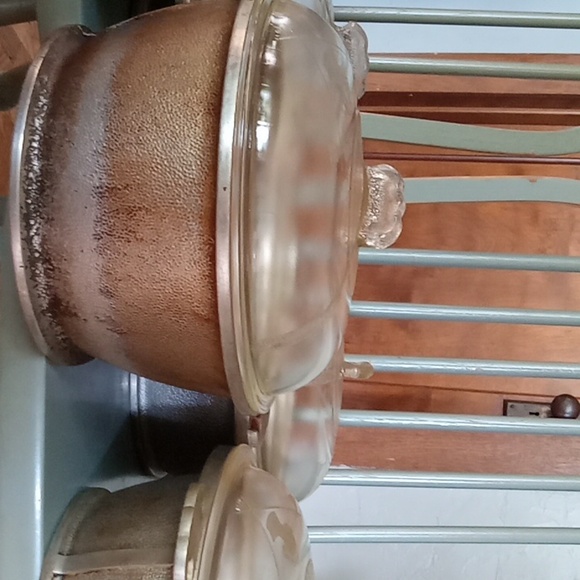 12 piece Guardian ,6 pots and 6.glass lids. Only 2 lids have a couple of chips. - Picture 2 of 6